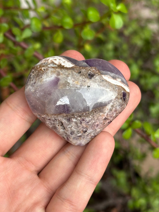 Amatista Tallada en Forma de Corazón