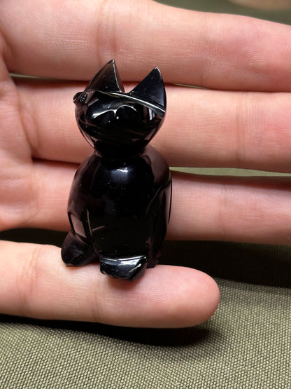 Figura de Obsidiana Tallada en Forma de Gato