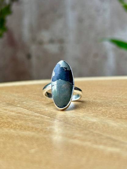 Anillo ajustable de pirita ovalado