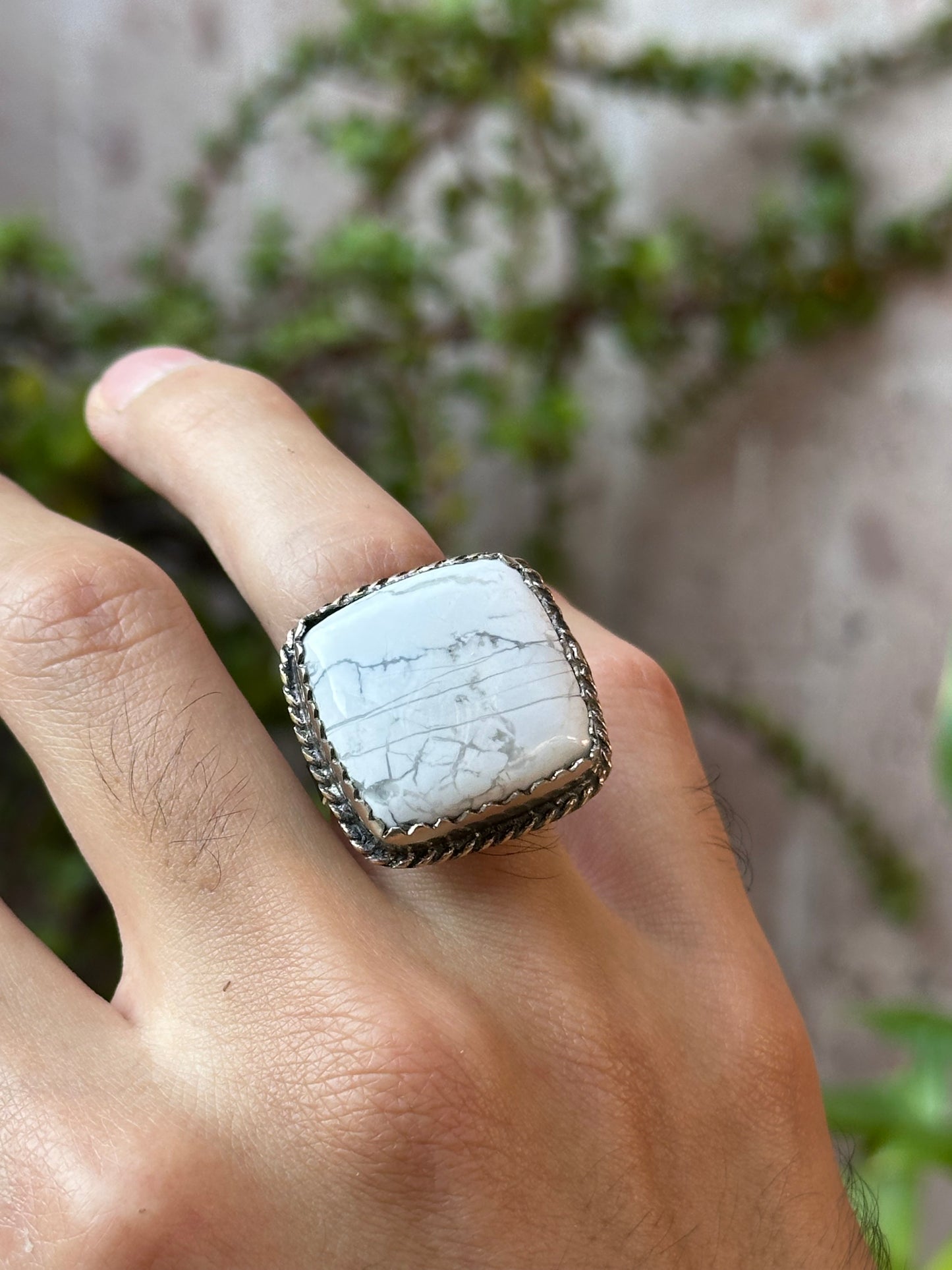 Anillo Vintage de Howlita