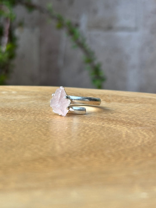 Anillo ajustable de Cuarzo rosa