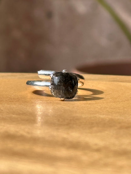 Anillo ajustable de Cuarzo Rutilado facetado