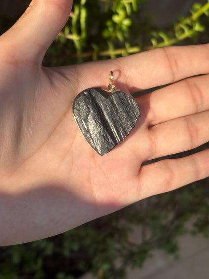 Dije de Turmalina Negra en Forma de Corazón