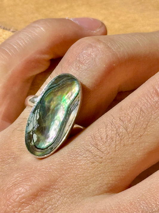 Anillo ajustable con concha de abulón