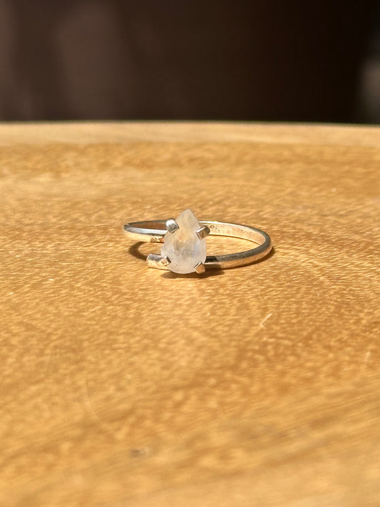 Anillo Ajustable de Piedra Luna en Plata .925 | Piedra de Intuición