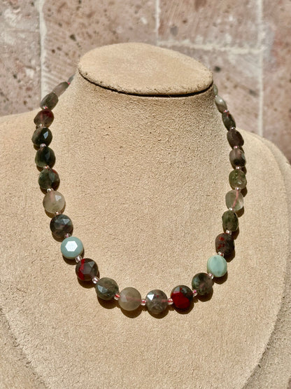 Collar Ajustable de Sangre de Dragón