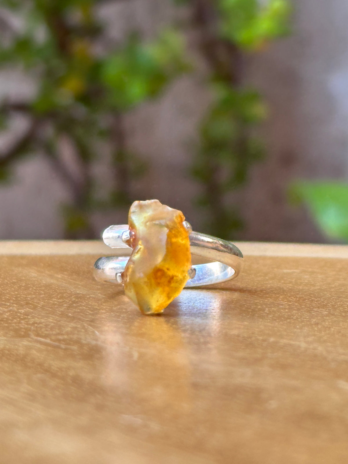 Anillo ajustable de ámbar