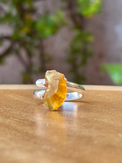 Anillo ajustable de ámbar