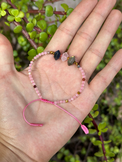 Pulsera Ajustable de Cuarzo Rosa, Labradorita, Sodalita, Mokaita y Hematita