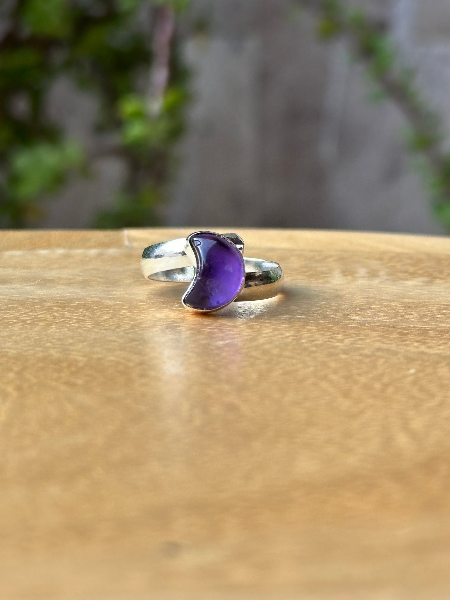 Anillo ajustable de Amatista luna mini