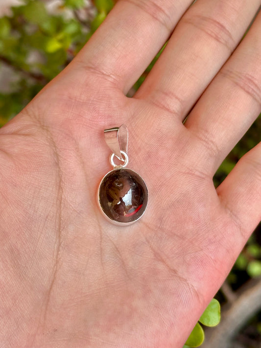 Dije de Escapulita Ojo de Gato con Cadena