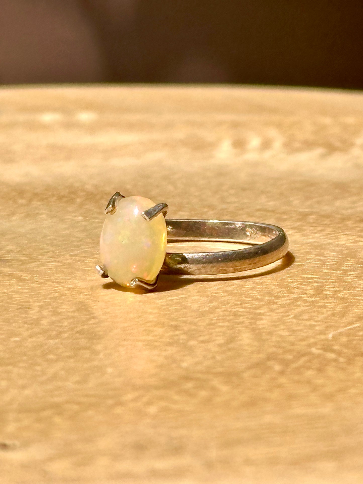 Anillo Ajustable de Ópalo de Etiopía en Plata .925 | Piedra de Inspiración
