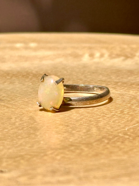 Anillo Ajustable de Ópalo de Etiopía en Plata .925 | Piedra de Inspiración