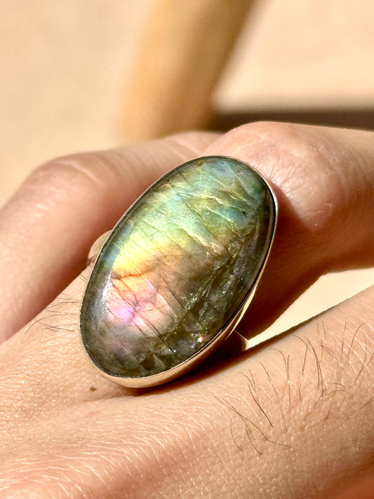 Anillo ajustable de labradorita multicolor