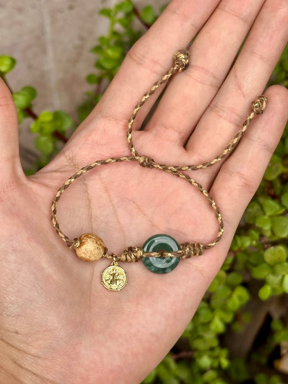 Pulsera Ajustable de Jade y Palo Santo con Dije de San Benito