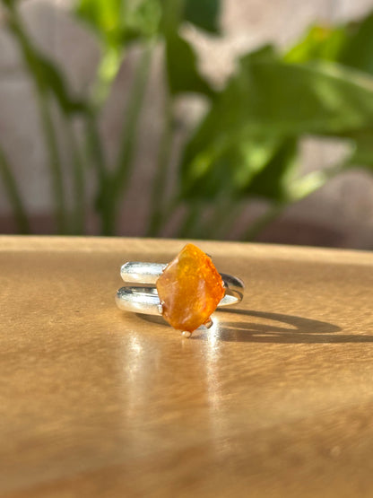 Anillo ajustable de ámbar