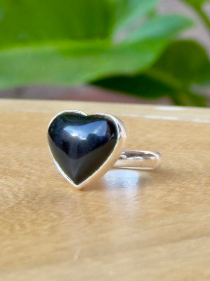 Anillo ajustable de Obsidiana negra corazón