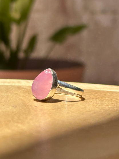Anillo ajustable de Cuarzo rosa gota