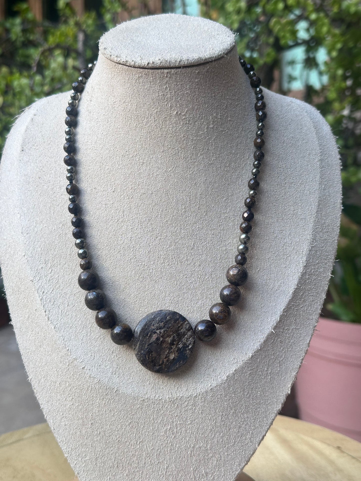 Collar de Bronzita & Pirita