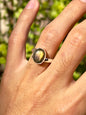 Anillo ajustable de Labradorita flash morado y dorado
