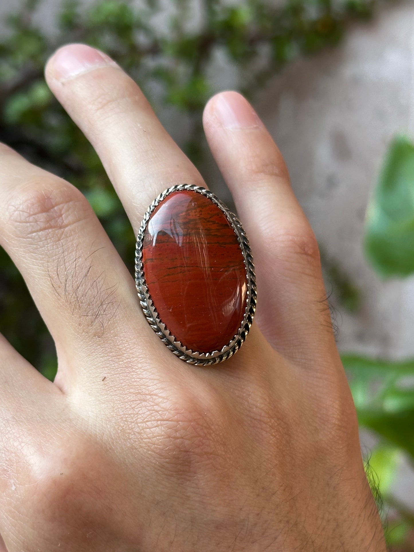 Anillo ajustable de jaspe rojo