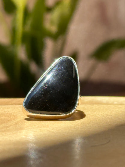 Anillo ajustable de obsidiana arcoíris