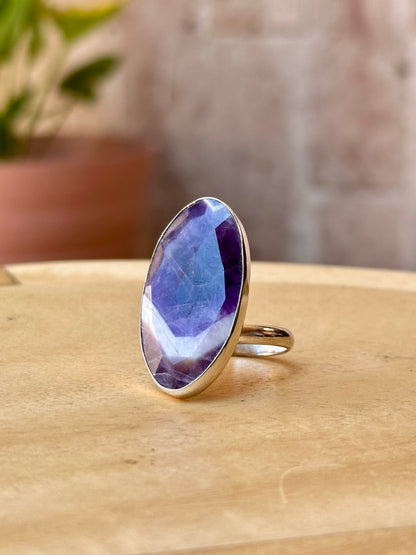 Anillo ajustable de Amatista Chevron
