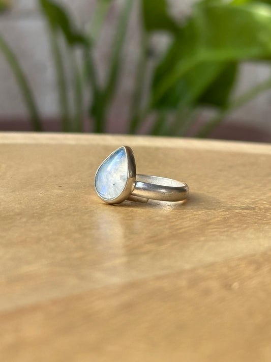 Anillo ajustable de piedra luna gota mini