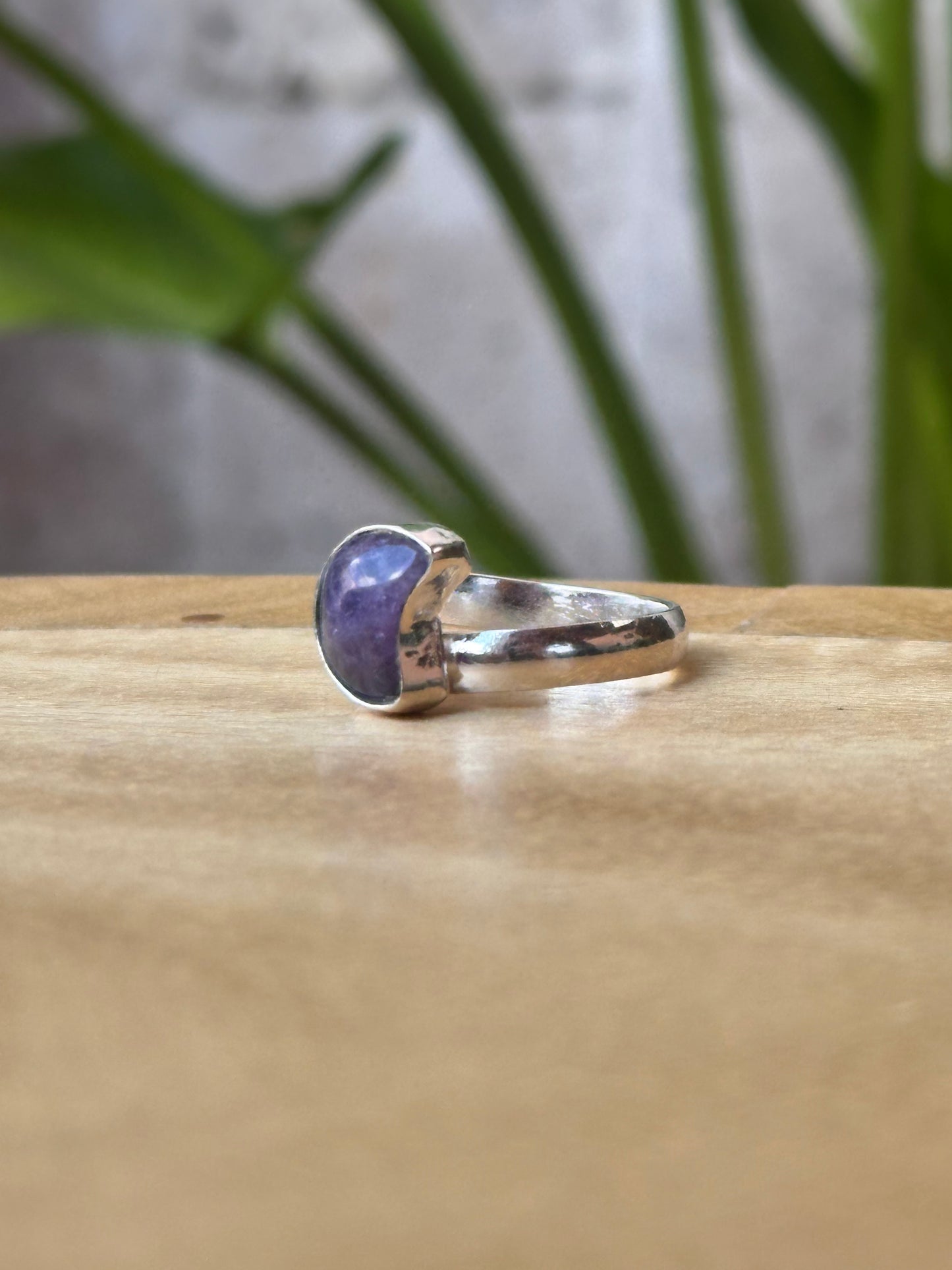 Anillo ajustable de Amatista luna mini
