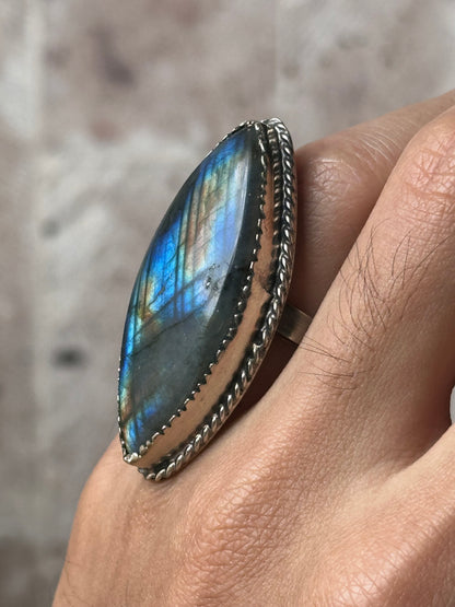 Anillo ajustable de labradorita maxi