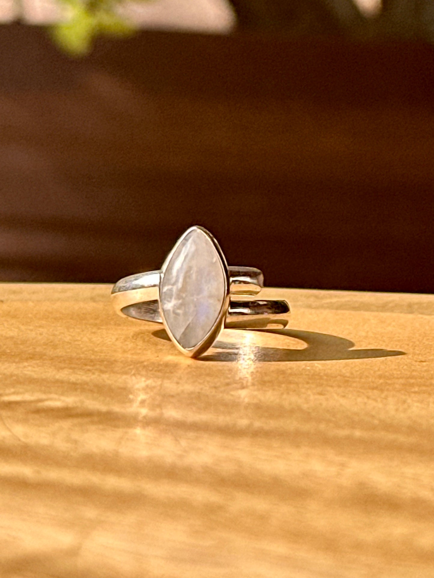 Anillo ajustable de piedra luna rombo