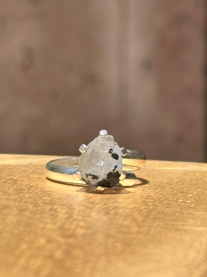 Anillo ajustable de piedra luna en bruto