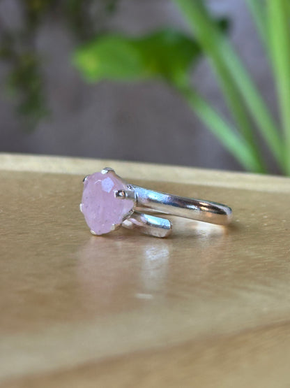 Anillo Ajustable de Morganita Facetada