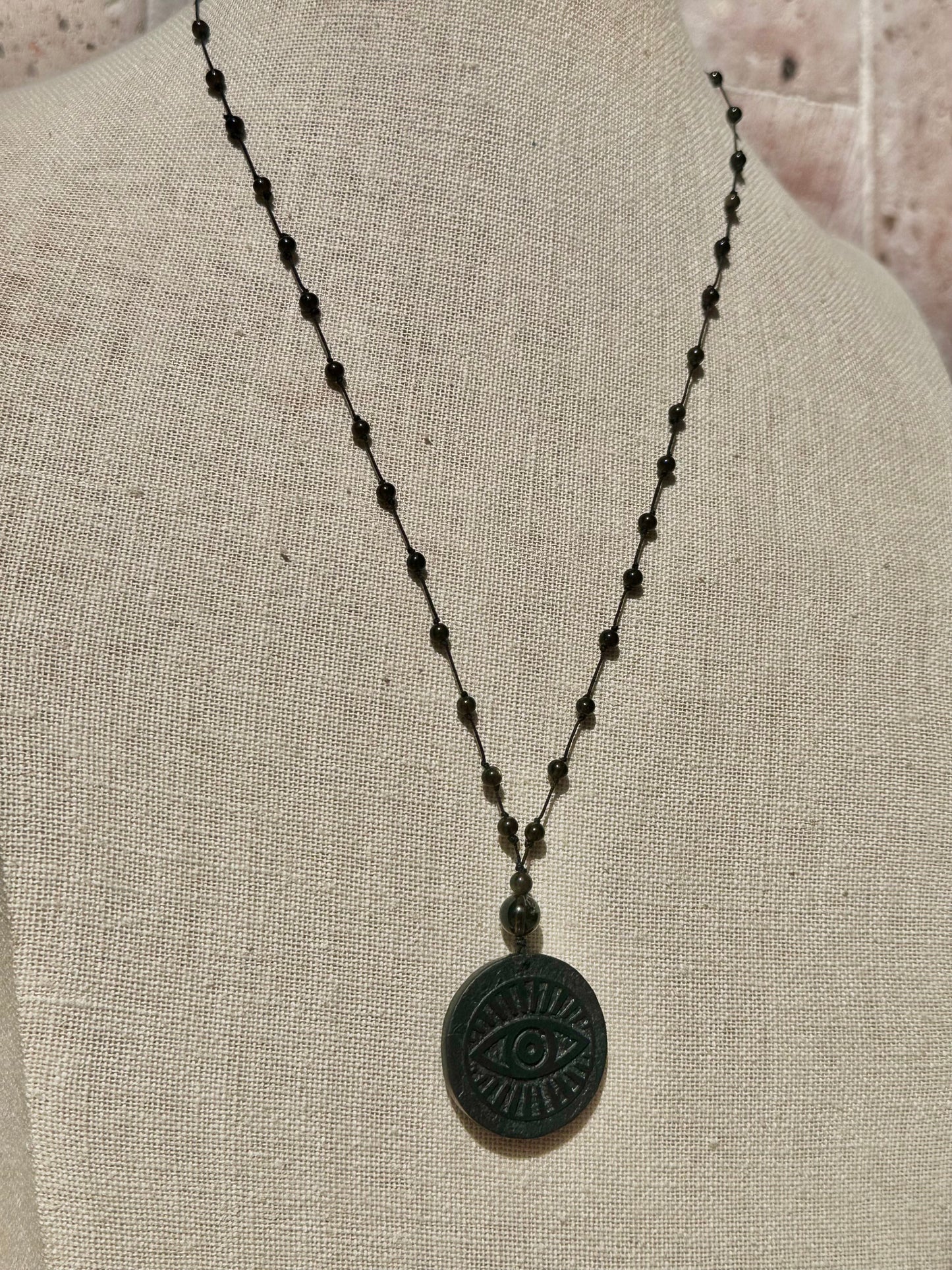 Collar largo de shungita, turmalina negra y obsidiana dorada