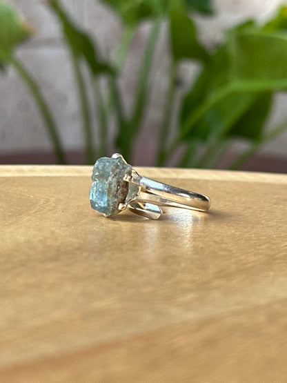 Anillo ajustable de Aguamarina en bruto