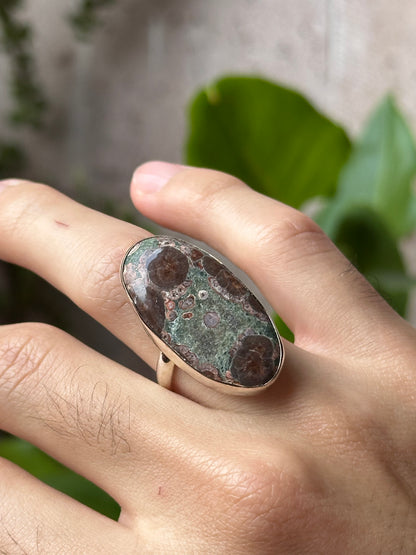 Anillo Ajustable de Jaspe Cocodrilo en Alpaca Platinada