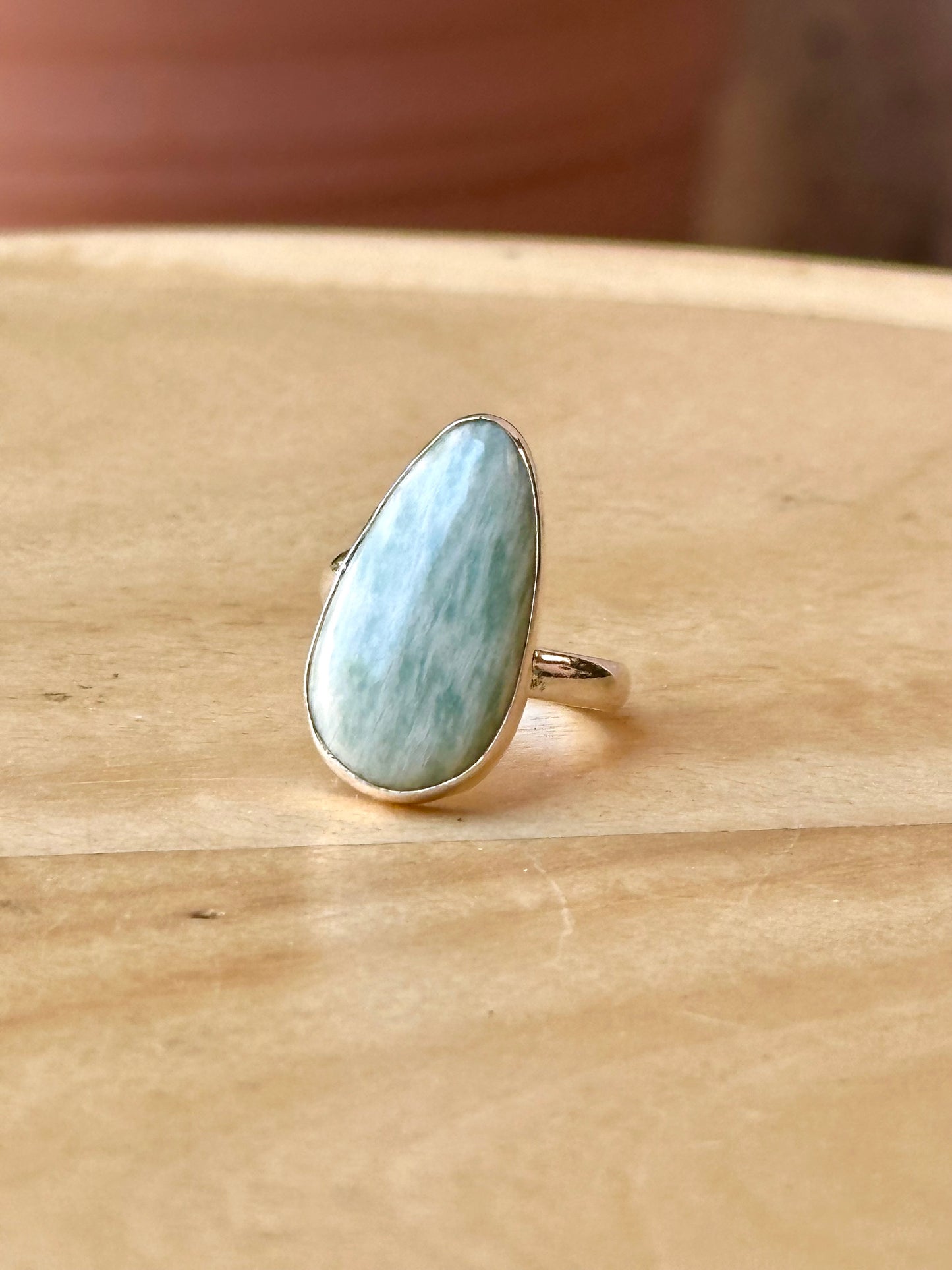 Anillo ajustable de amazonita gota