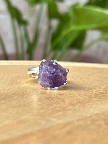 Anillo ajustable de Amatista en bruto