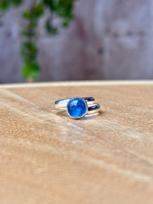 Anillo ajustable de Cianita Azul