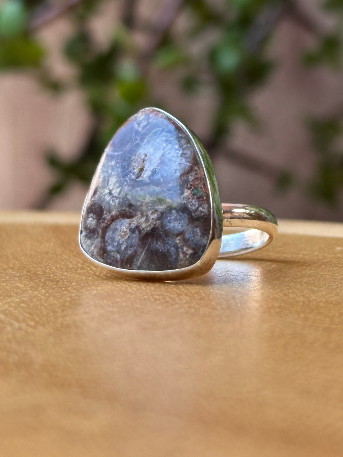 Anillo Ajustable de Jaspe Cocodrilo en Alpaca Platinada
