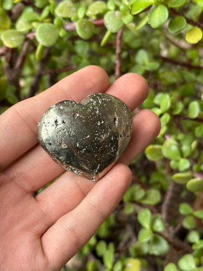 Pirita Tallada en Forma de Corazón