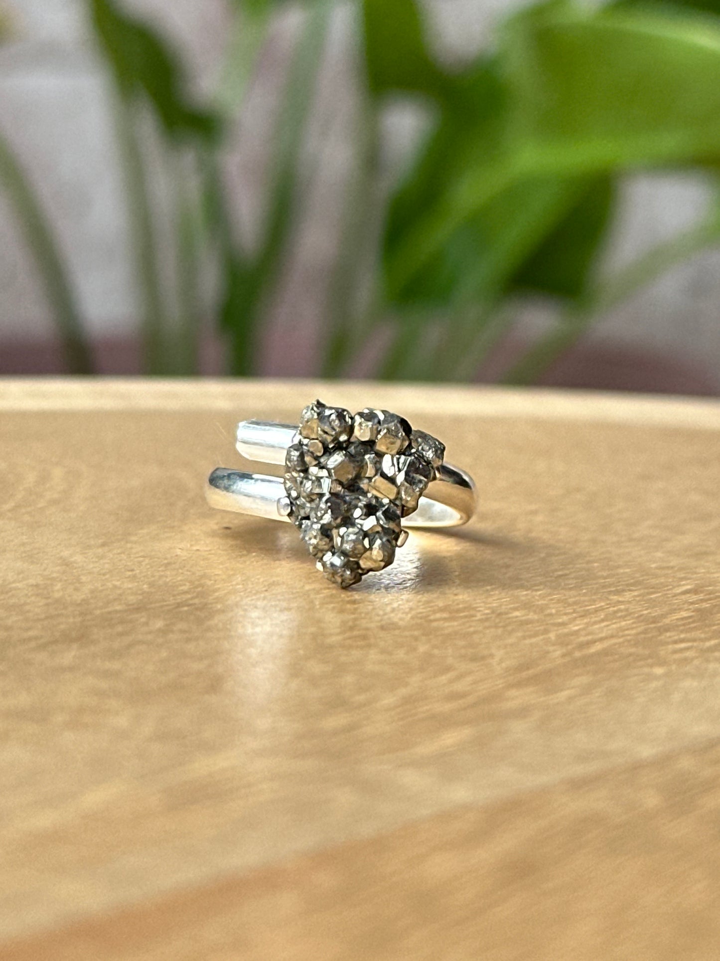 Anillo ajustable de pirita en bruto chico