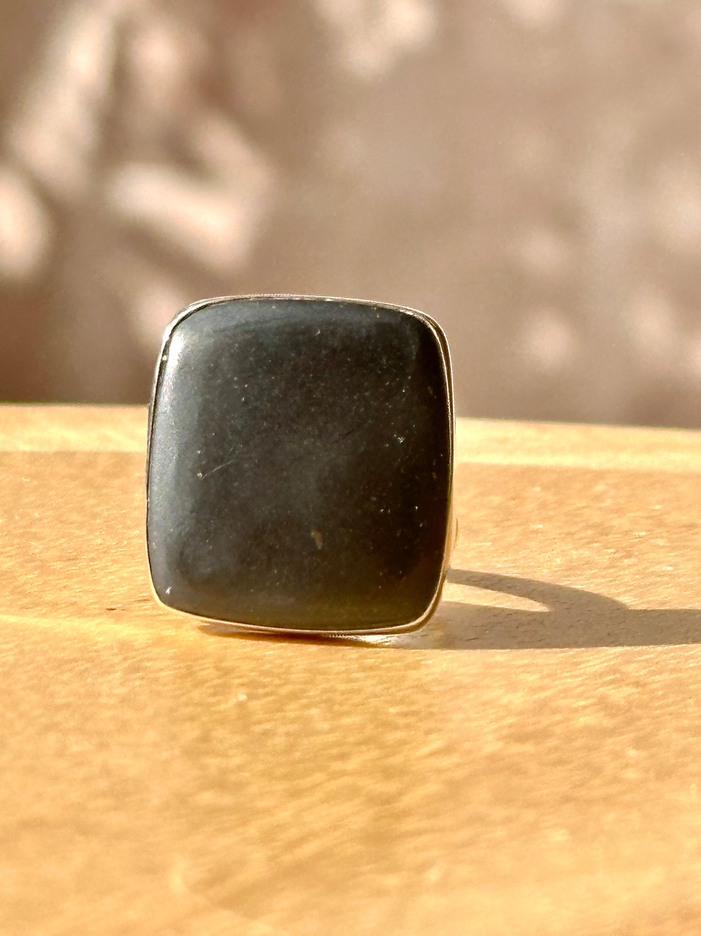 Anillo ajustable de shungita cuadrado