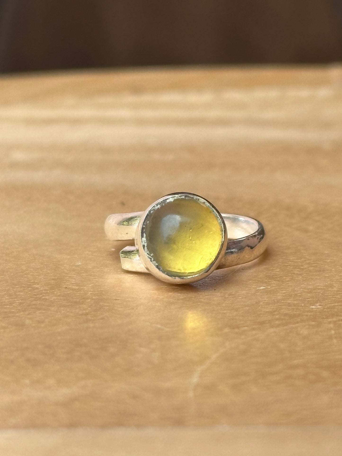 Anillo Ajustable de ámbar montado en alpaca