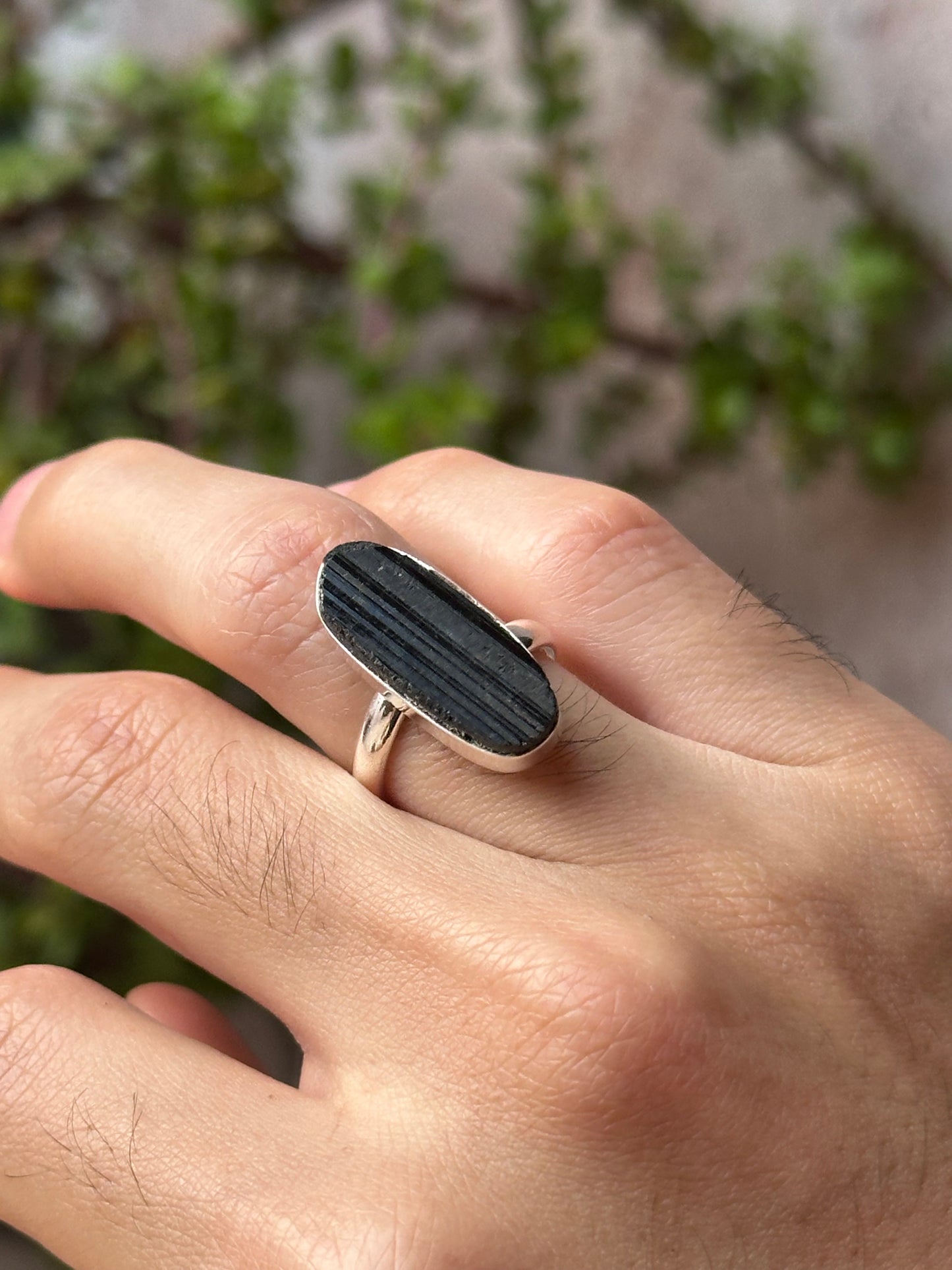 Anillo ajustable de Turmalina Negra
