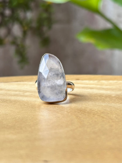 Anillo ajustable de Cuarzo rosa facetada