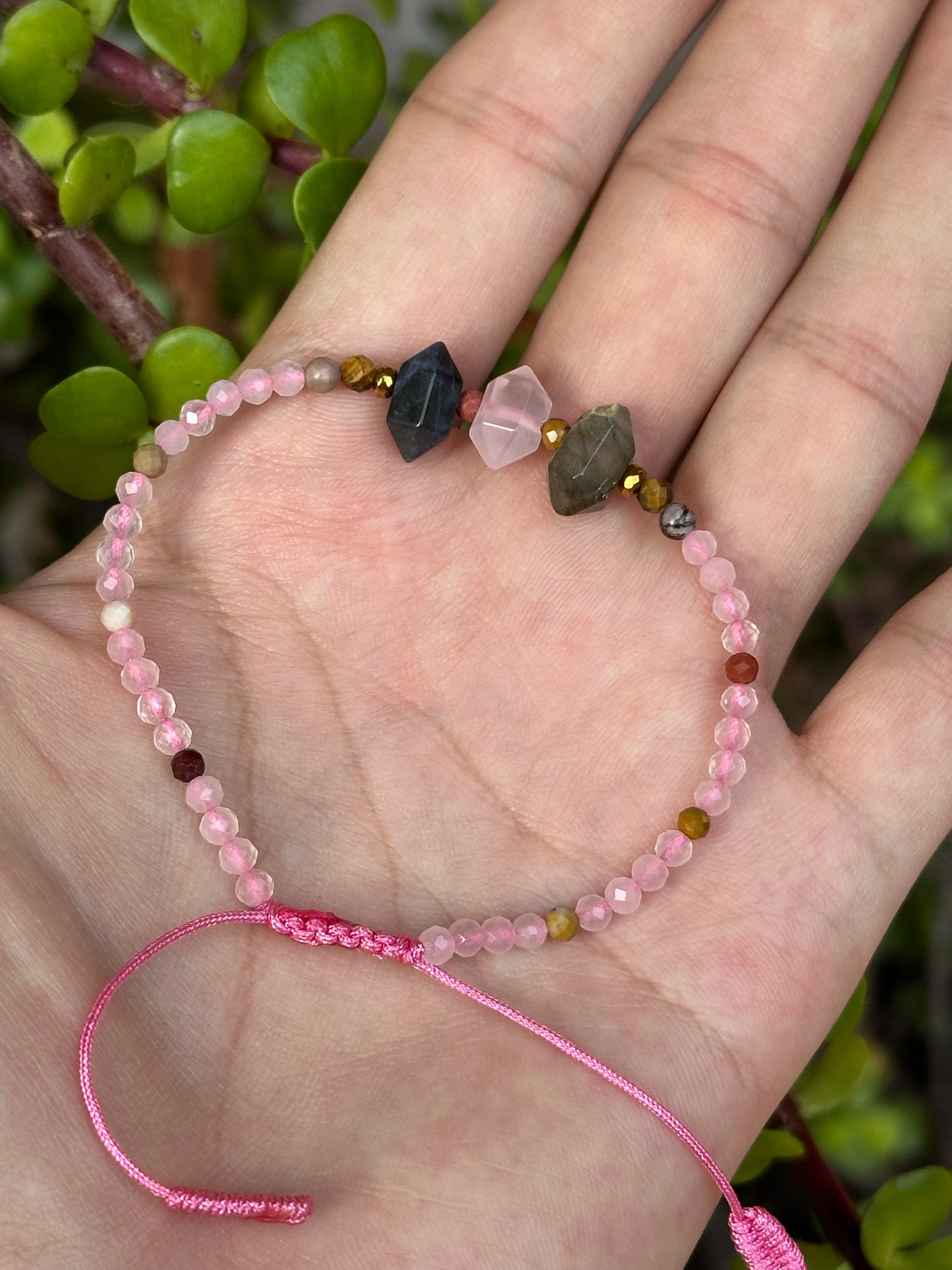 Pulsera Ajustable de Cuarzo Rosa, Labradorita, Sodalita, Mokaita y Hematita