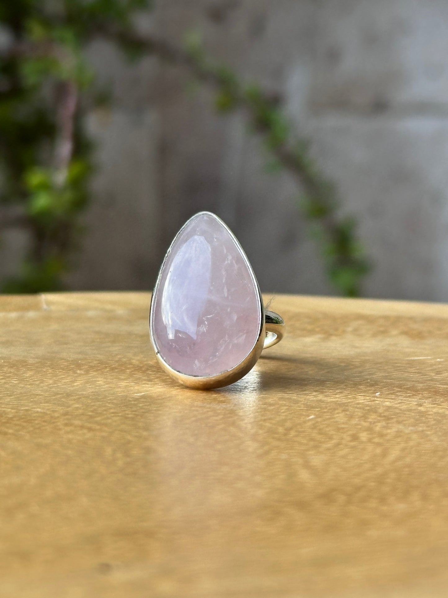 Anillo ajustable de Cuarzo rosa grande