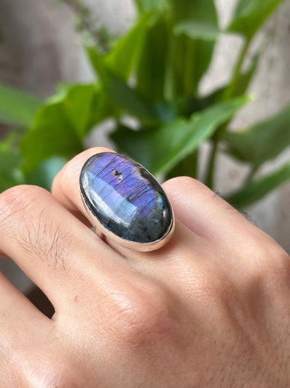 Anillo Ajustable de Labradorita Morada