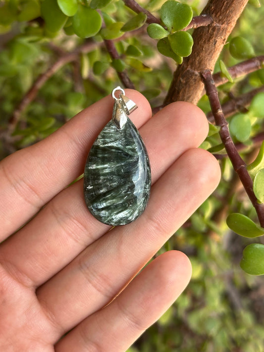 Dije de Serafinita Triangular